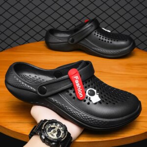 Crocs  respirantes pour hommes et femmes, pantoufles de maison, sabots de jardin, chaussures d'eau pour couple
